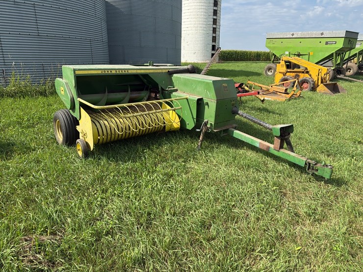 john-deere-336-image-2