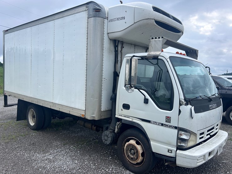 #230-•-2007-isuzu-refrigerated-16’-box-truck-image-11