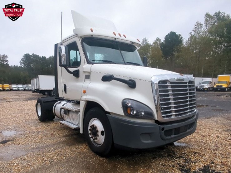 2019-freightliner-cascadia-125-image-1