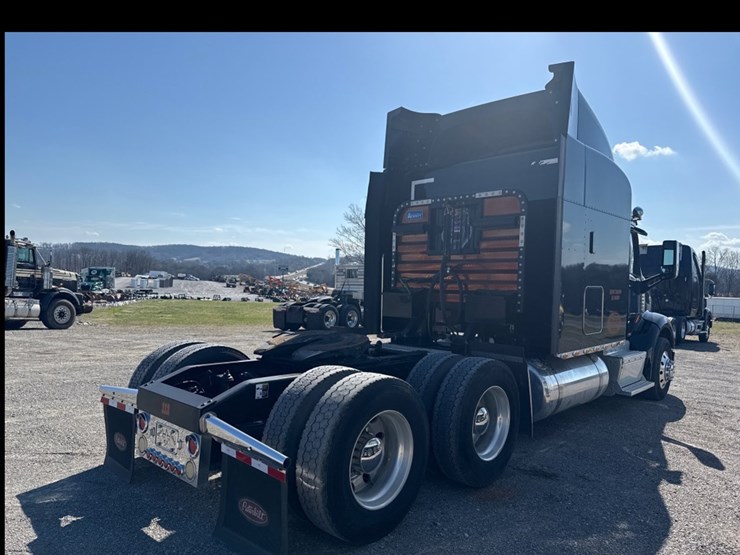2018-peterbilt-579-image-4