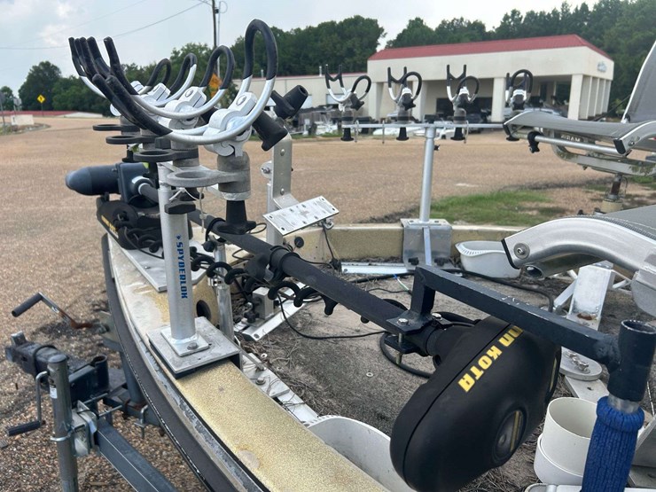 ranger-320v-bass-boat-w/2012-evinrude-250hp-&-trailer-image-15