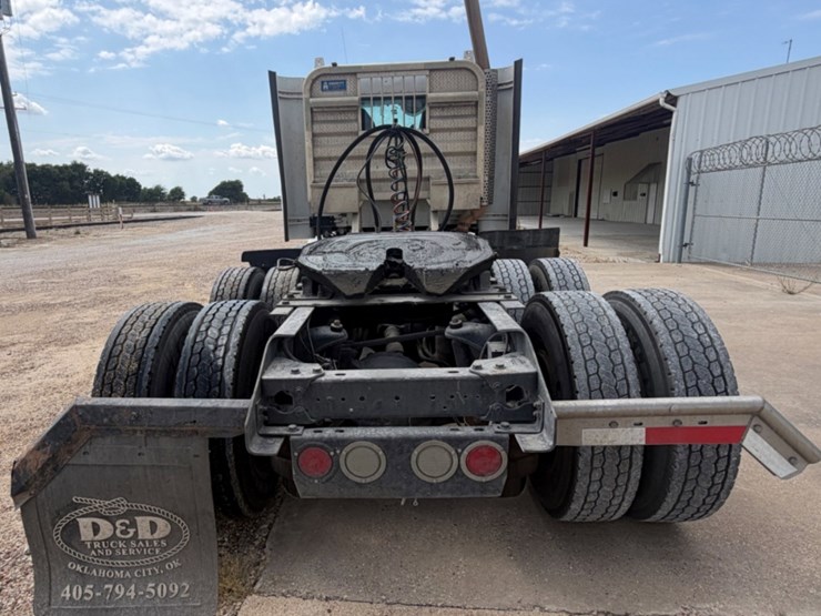2011-kenworth-t660-image-6