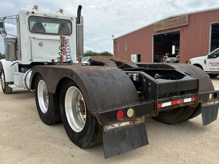 2012-peterbilt-367-image-6