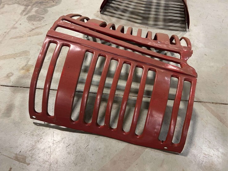 (2)-grilles-and-nose-pieces-for-a-300-or-350-farmall-tractors-image-11