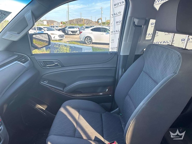 2020-chevrolet-tahoe-image-11
