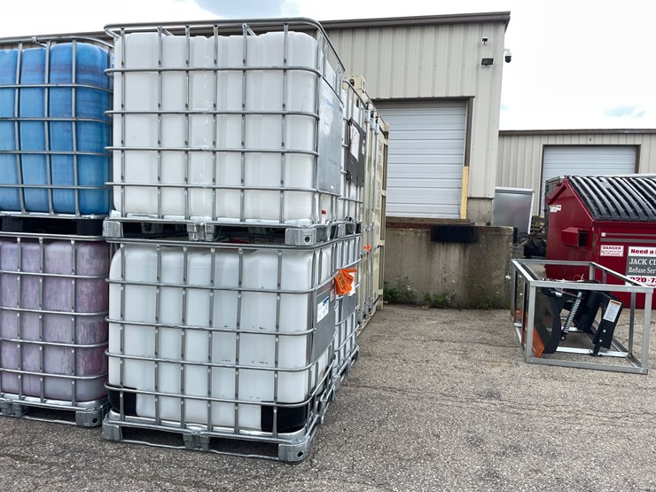 #9031-•-(2)-275-gallon-ibc-caged-totes-(of)-image-1