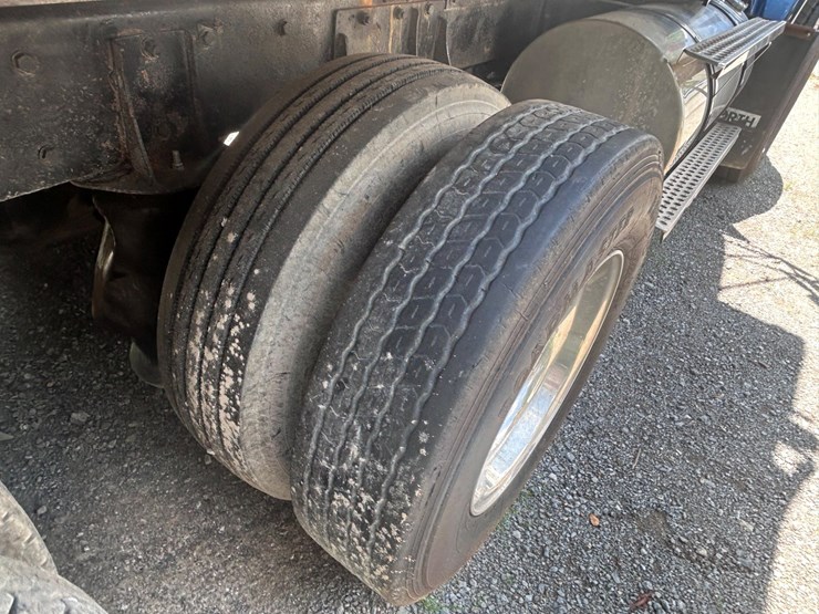 2005-kenworth-t800-image-12