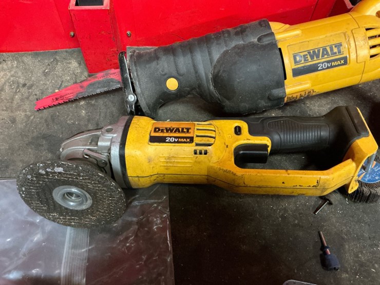 #101-•-dewalt-20v-max-power-tool-assortment-with-batteries-and-accessories-image-9