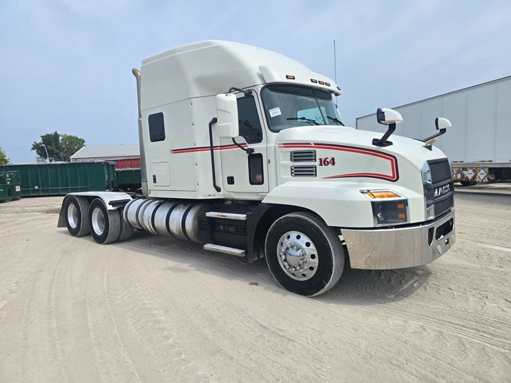 #25251-•-2020-mack-anthem-semi-sleeper-truck-image-18