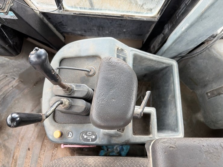 2004-caterpillar-972g-image-16