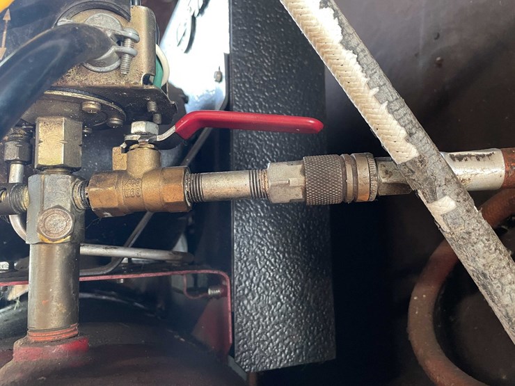 #1617-•-sandborn-air-compressor-image-11