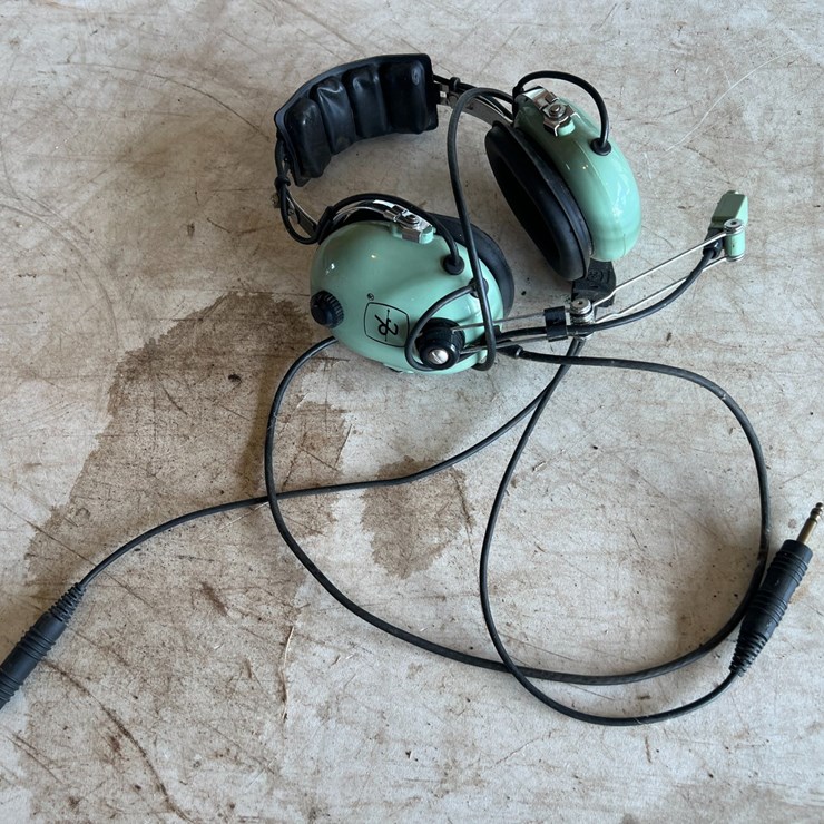 #106A • Headset for Airplane