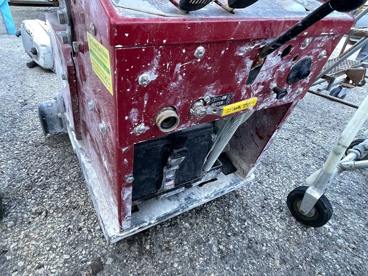 #9135-•-propane-powered-concrete-saw-(03)-image-3