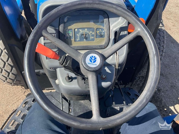 new-holland-tn60a-image-12