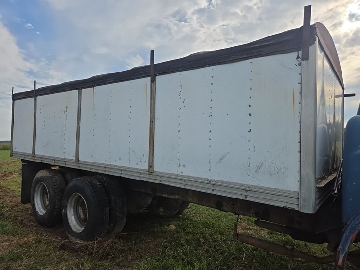 ford-800-image-2