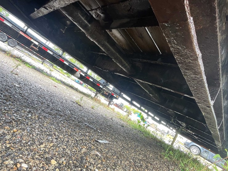 #10501-•-2016-delta-gooseneck-flatbed-(has-wi-title)-image-35