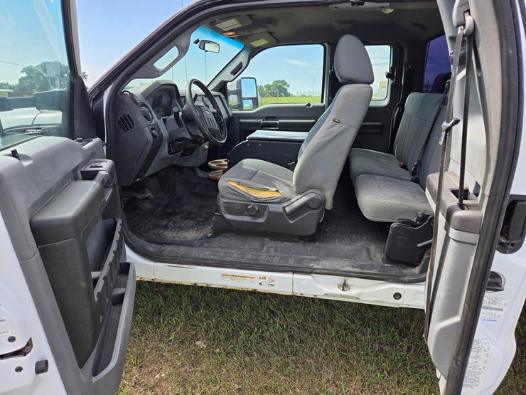 2013-ford-f550-image-7