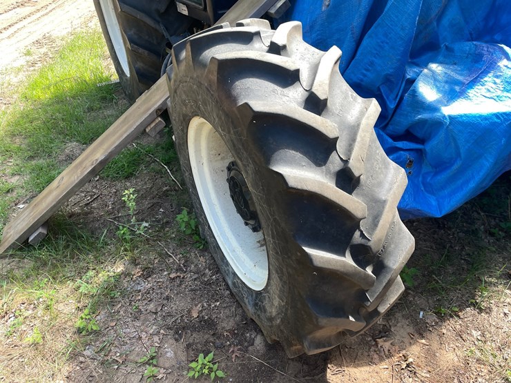 new-holland-td95d-image-5