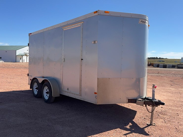 2013-haulmark-enclosed-trailer-image-4