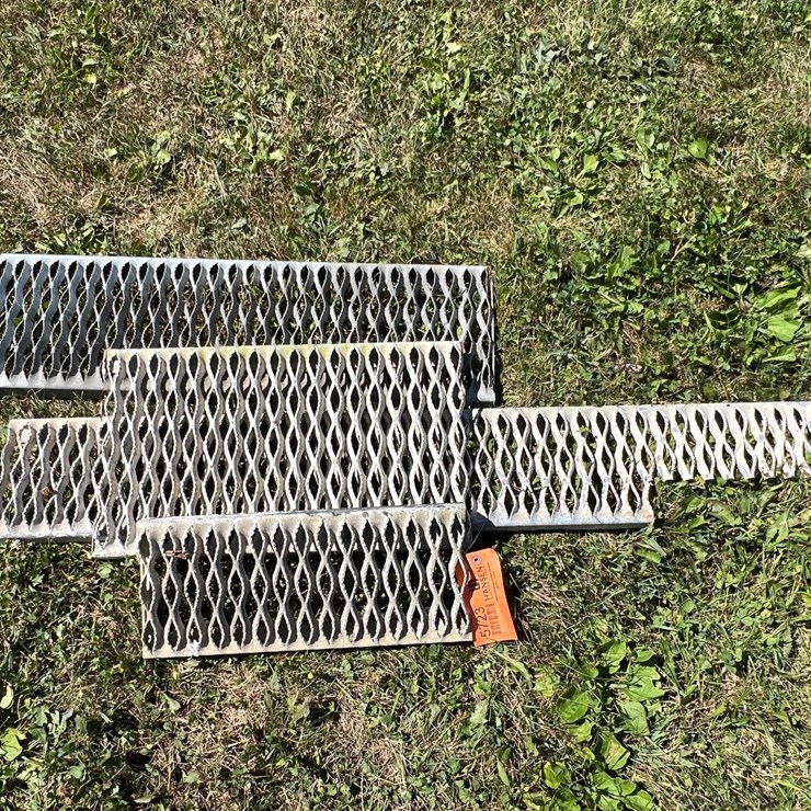 #5723 • (4) Pieces of Steel Grating