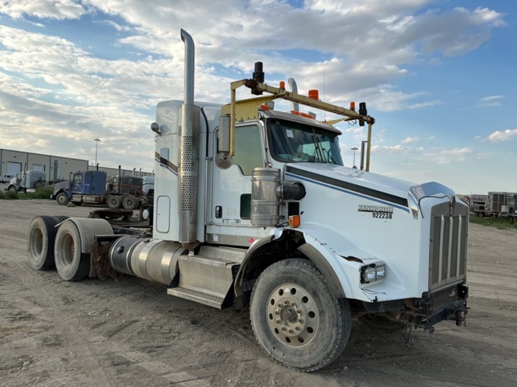 2012-kenworth-t800-image-3