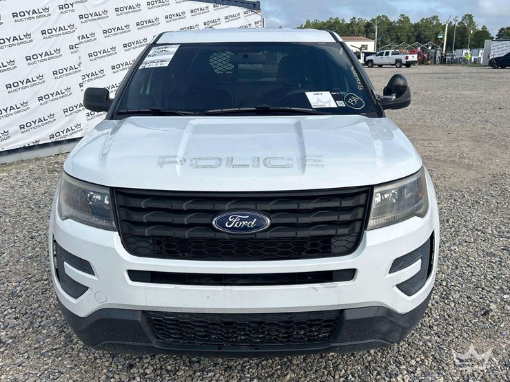 2019-ford-explorer-image-26