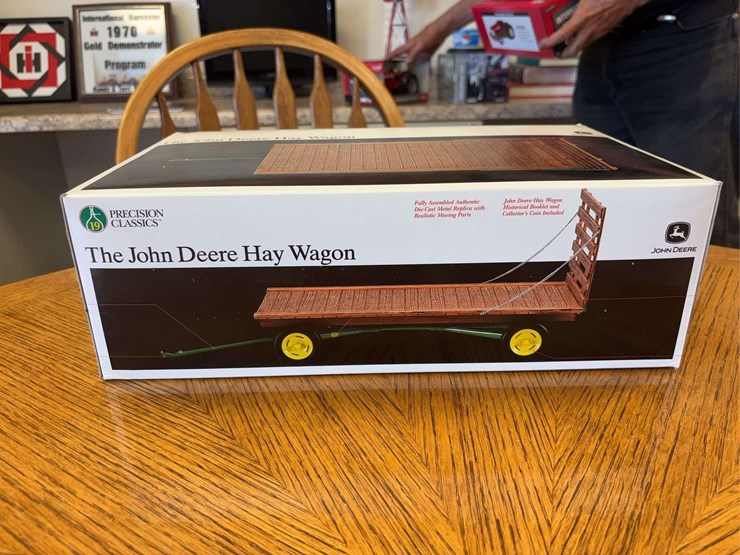 john-deere-16-image-8