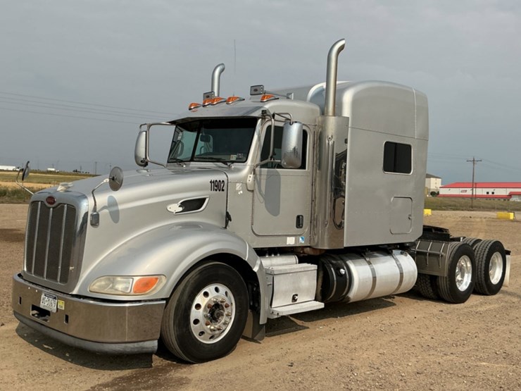 2012-peterbilt-386-image-1
