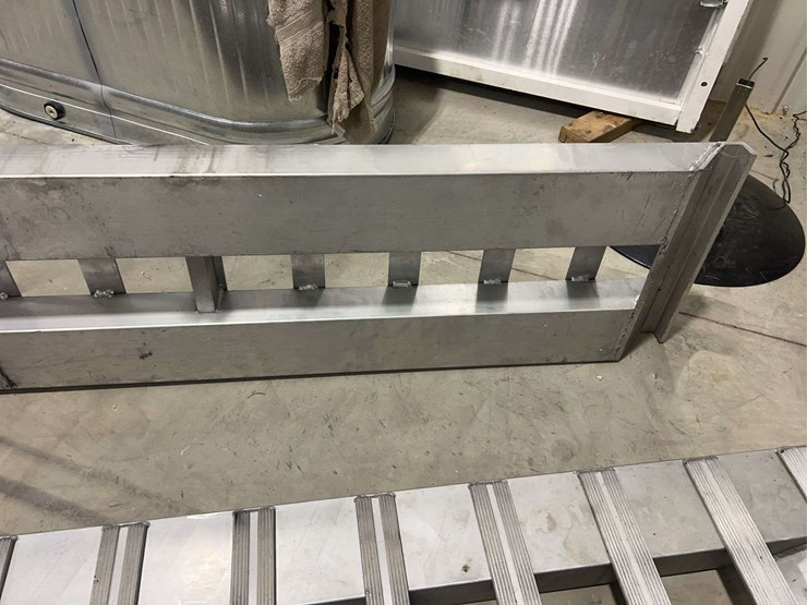 (2)-14’-aluminum-ramps-image-9