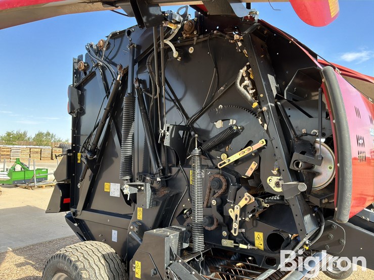 2022-case-ih-rb465-image-11