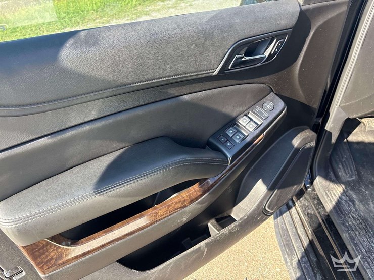 2019-chevrolet-tahoe-image-10