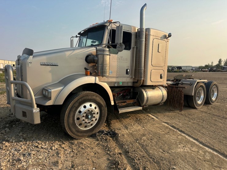 2011-kenworth-t800-image-1