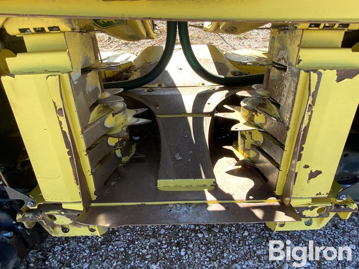 2022-john-deere-772-image-13
