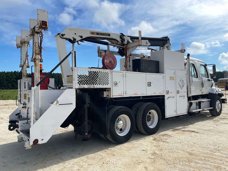 2014-freightliner-108sd-image-3