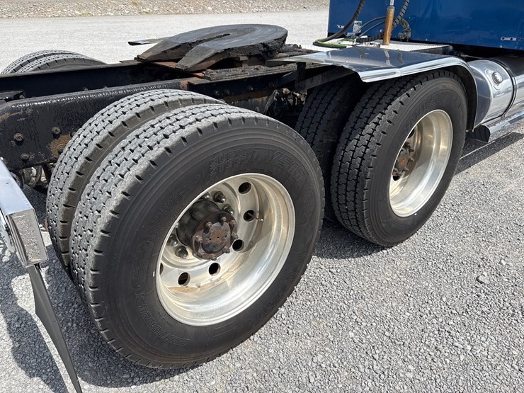 2006-kenworth-w900l-image-18