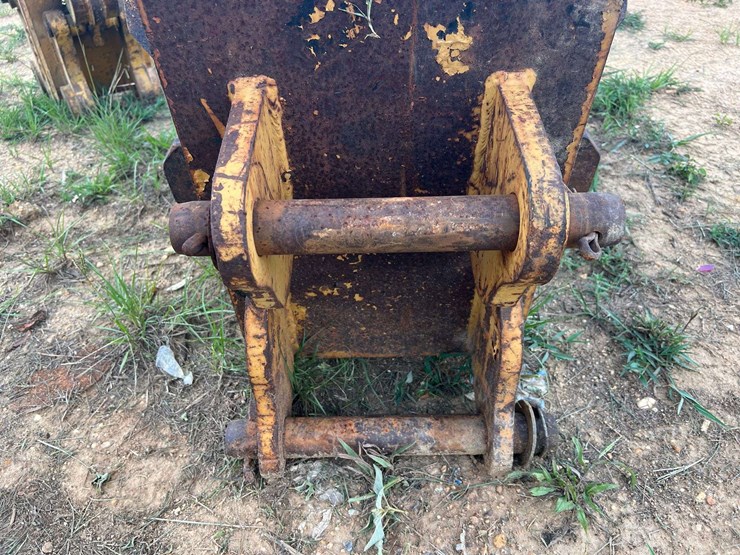 caterpillar-416-image-7