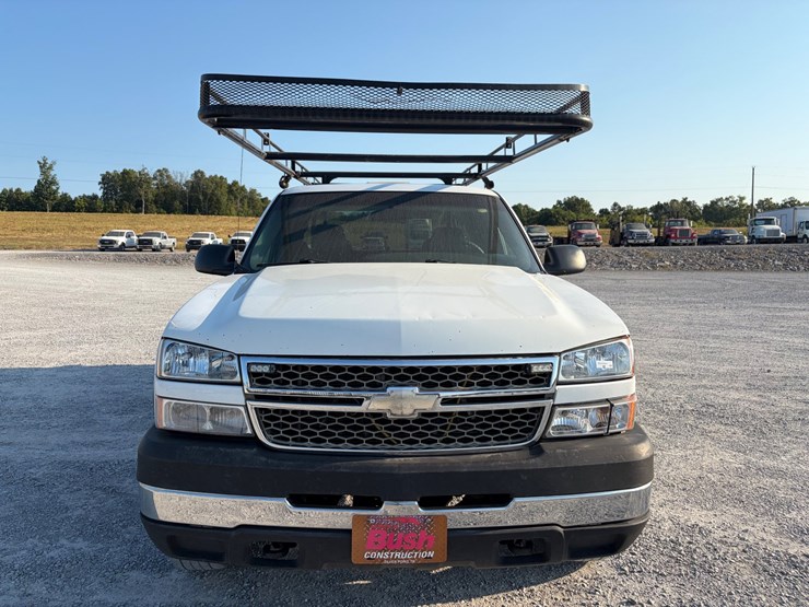2005-chevrolet-silverado-2500hd-image-13