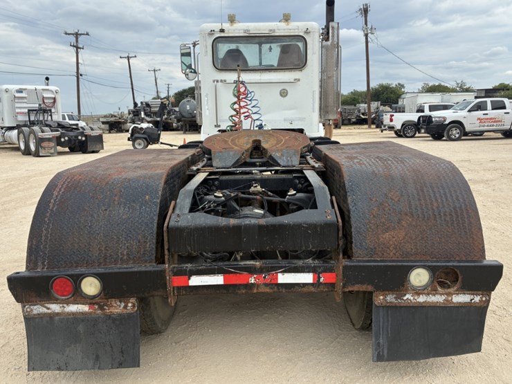 2012-peterbilt-367-image-5
