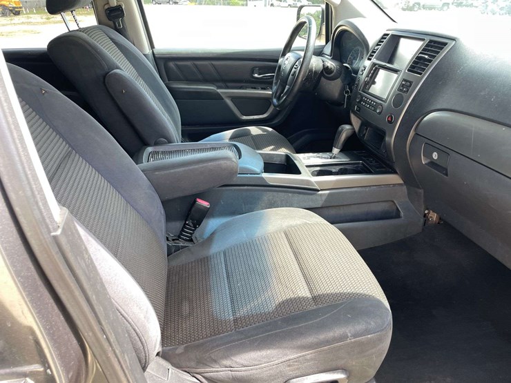 2015-nissan-armada-image-18