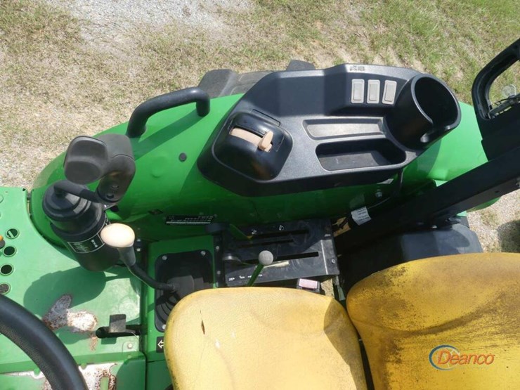 2021-john-deere-5045e-image-12