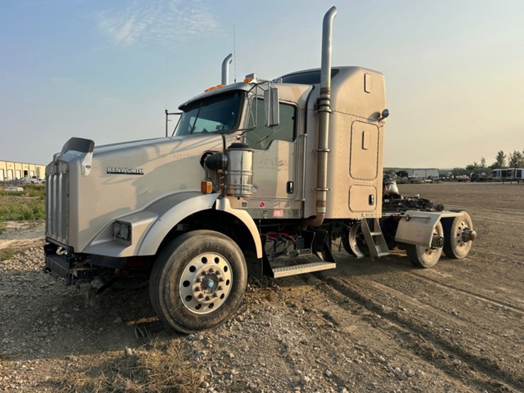 2013-kenworth-t800-image-1