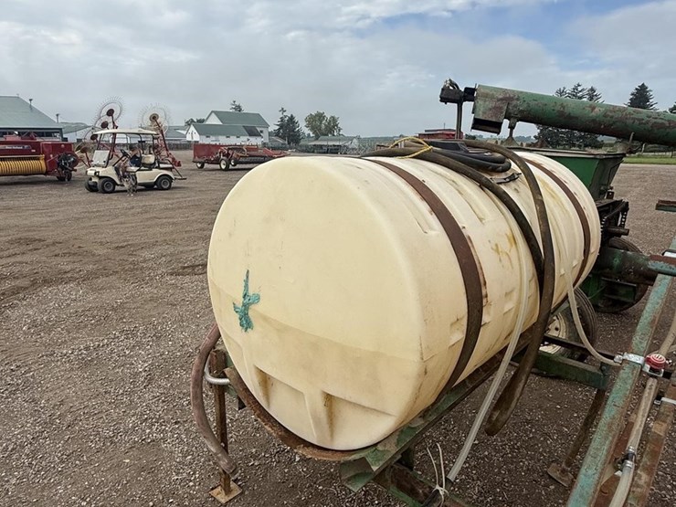 #145-•-300-gal-3pt-sprayer-pto-pump-20'-booms-image-3