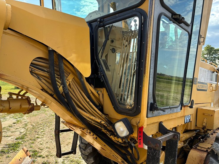 1999-caterpillar-163h-vhp-image-11