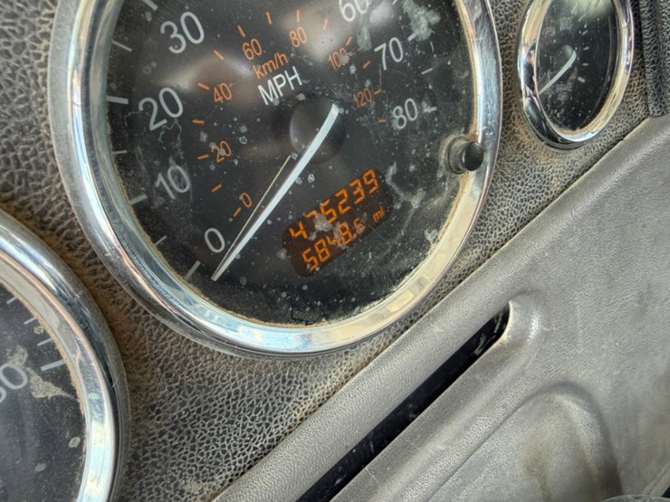2015-peterbilt-389-image-12