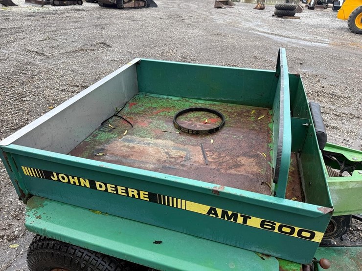 john-deere-gator-image-12