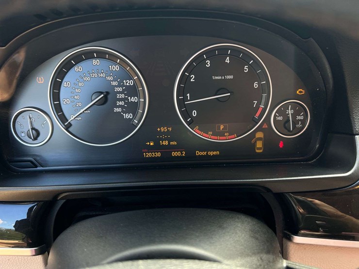 2011-bmw-550i-xdrive-(120,330-miles)-image-21