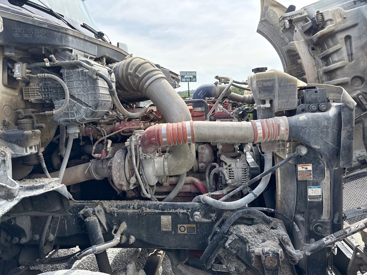 2017-kenworth-t880-image-6