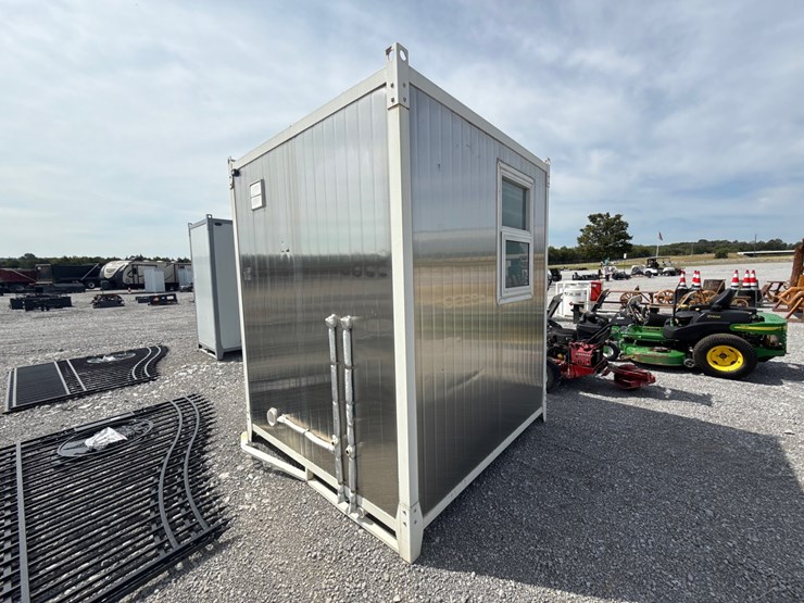 #394-•-portable-restroom-image-4