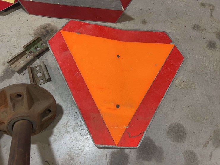 smv-signs-and-trailer-hubs-image-6