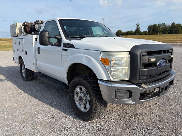 #247-•-2016-ford-xl-f-250-service-truck-image-15